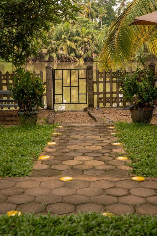 Luvi Lucas River Side Weligama Exterior photo